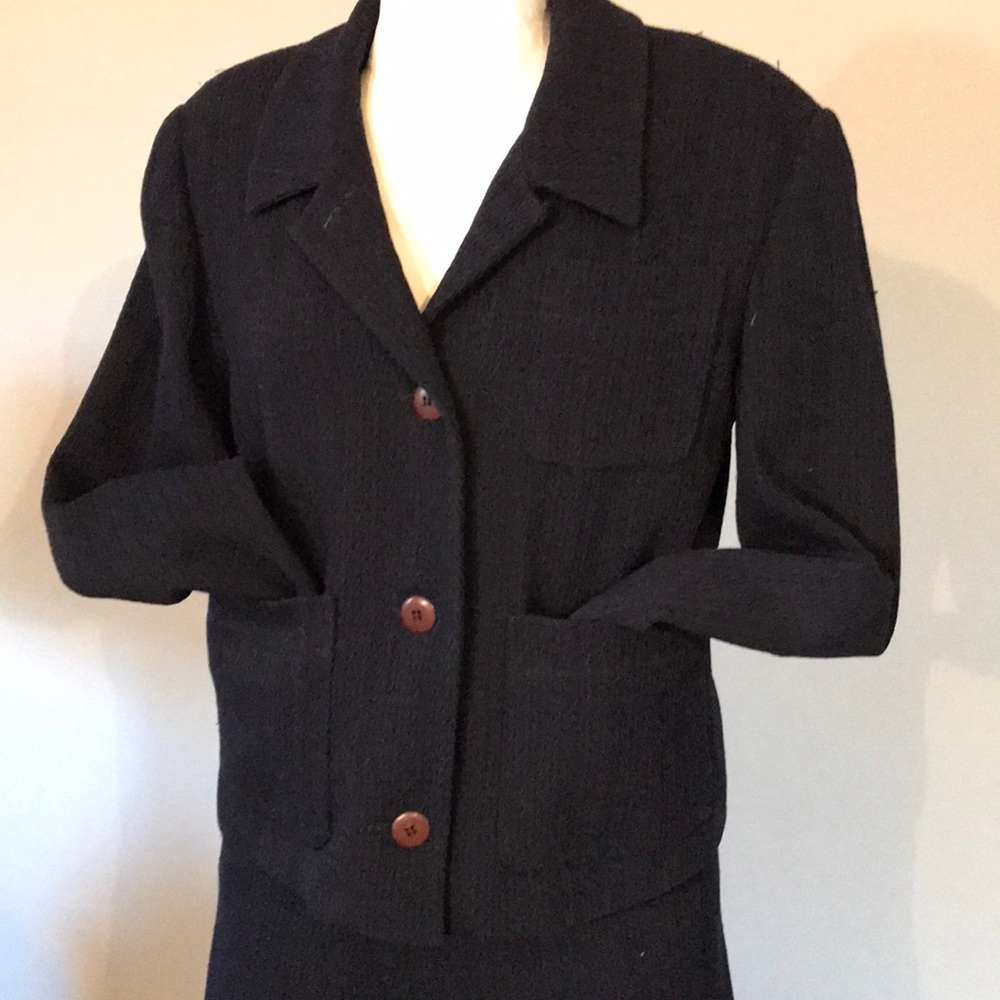 Barney’s Suit - Picture 4 of 8